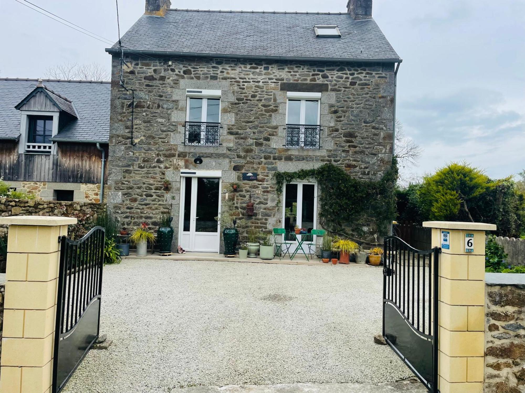 Apartamento Chez Trotro Saint-Pierre-de-Plesguen Exterior foto